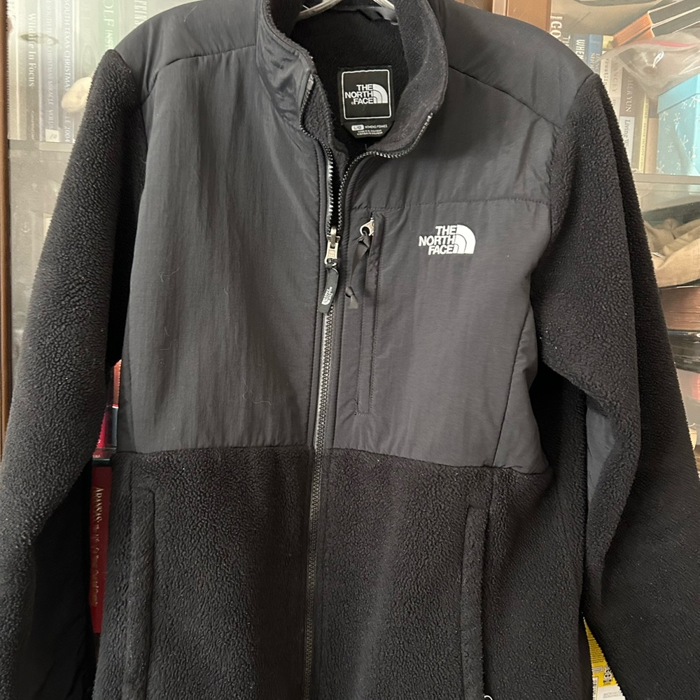 THE NORTH FACE WOMENS LARGE JACKET IN GREAT CONDITION